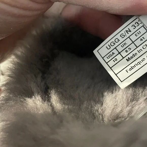 UGG Tularosa Black Leather Sheepskin Winter Boots worn once - Picture 6 of 7